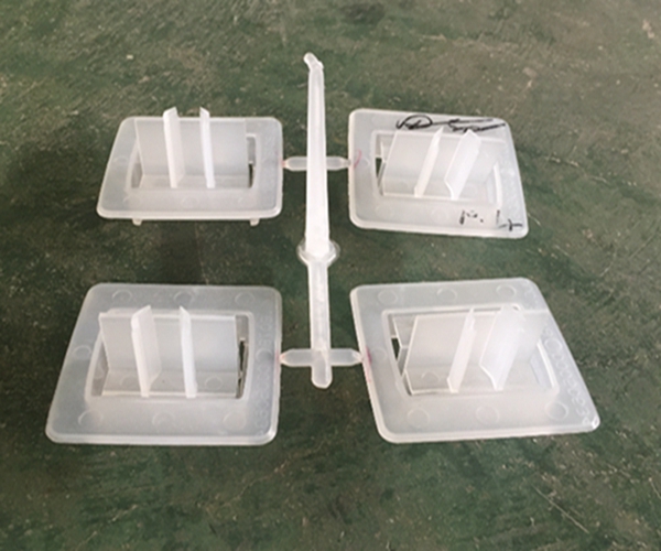 產品25—一出四模件